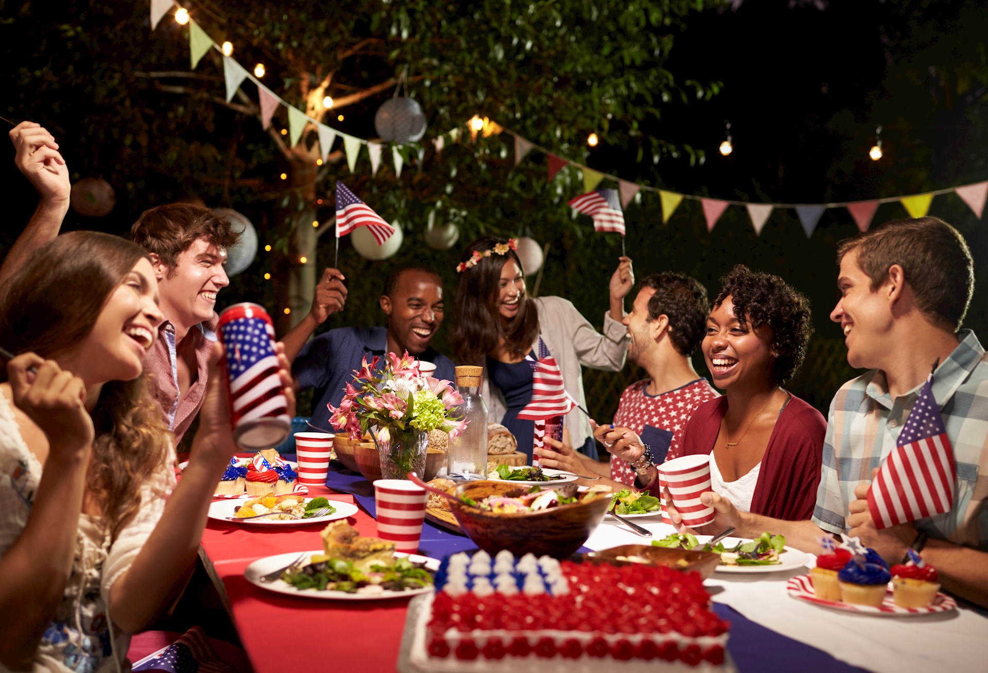 Cook and chill food properly on the Fourth of July for a safe and fun holiday.